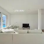 Aroeira W/ Pool Near Beach, By Timecooler Villa *