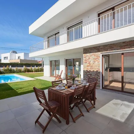 Villa Aroeira W/ Pool Near Beach, By Timecooler Aroeira (Setubal)