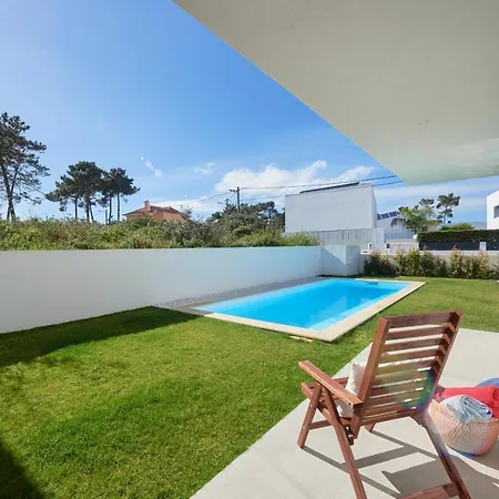 Aroeira W/ Pool Near Beach, By Timecooler Villa *